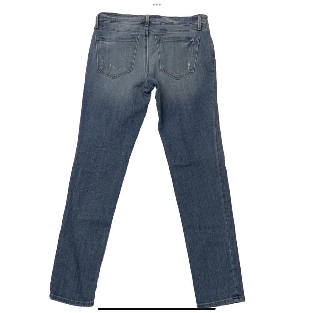 Ann Taylor Loft Relaxed Skinny Jeans 
Size 2/26 
Light Wash Distressed Denim - Picture 2 of 16